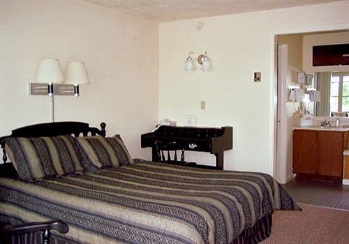 Continental Inn Cheboygan Luaran gambar
