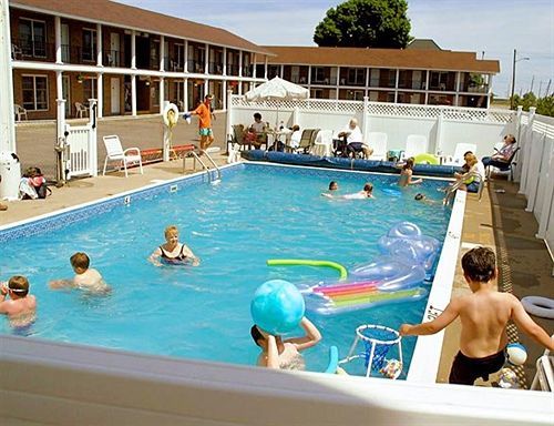 Continental Inn Cheboygan Luaran gambar