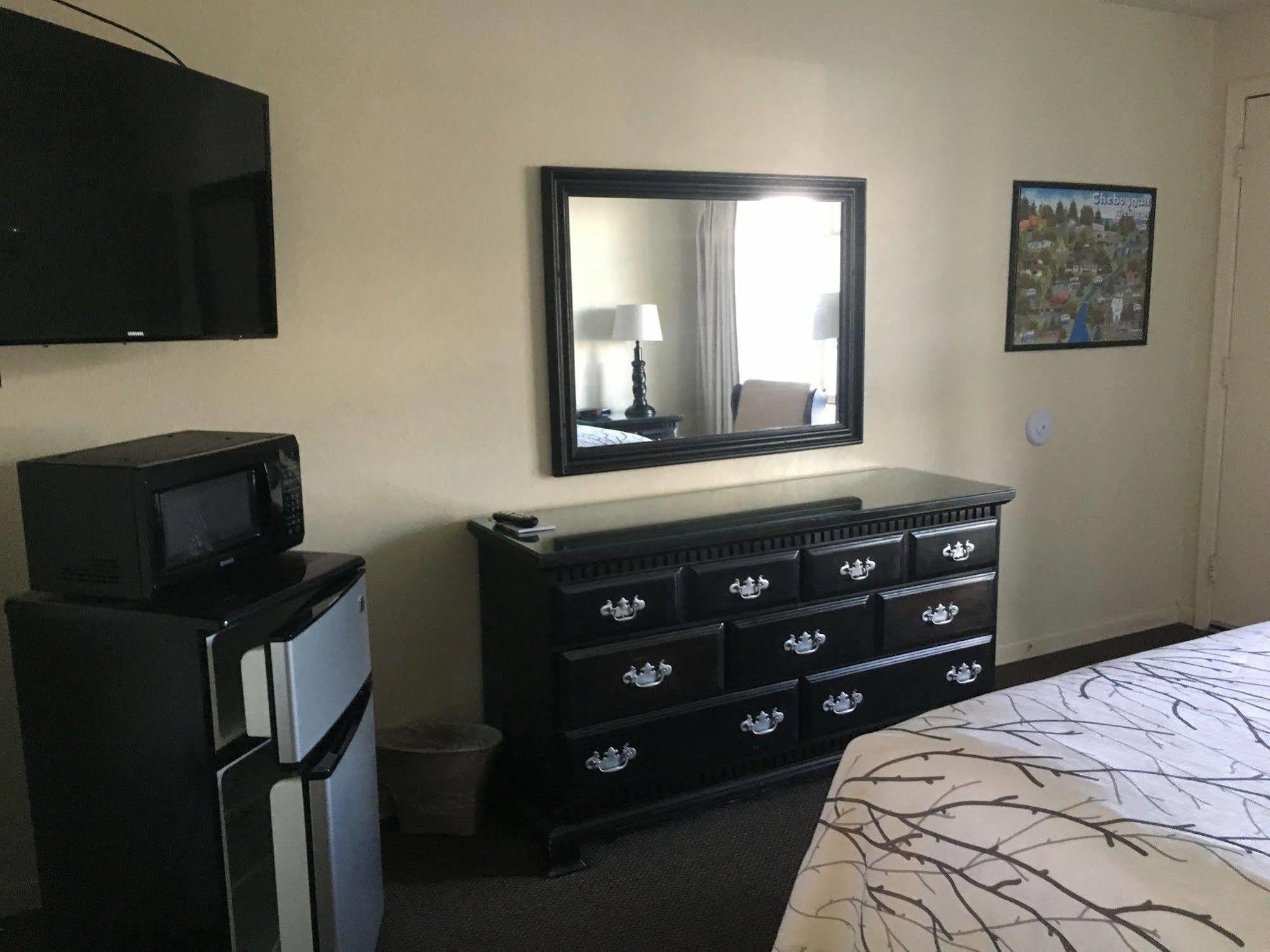 Continental Inn Cheboygan Luaran gambar